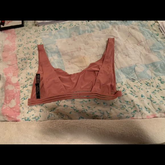 Bundle of Victoria’s Secret Bralettes.One blush bralette. One strapless floral! - Picture 9 of 10
